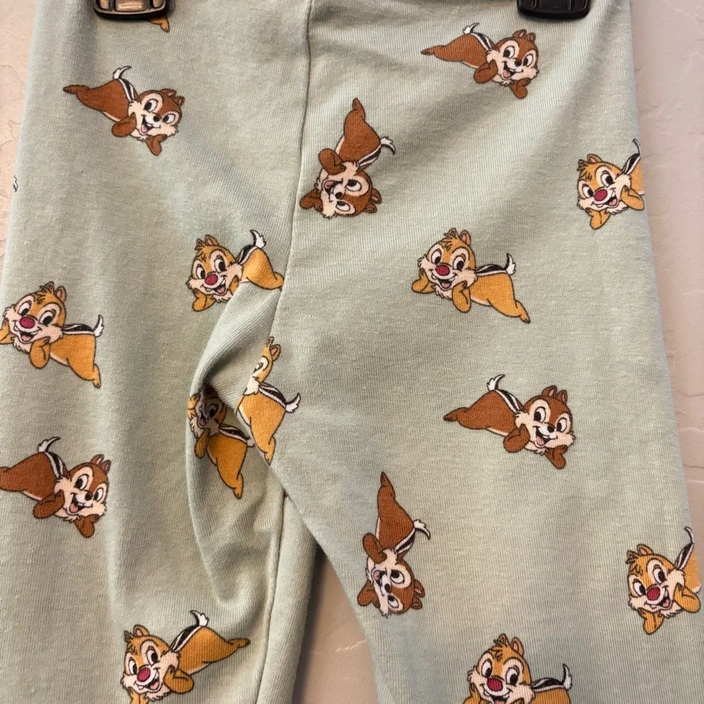 H&M disney green and glitter chip and dale two piece long sleeve pajama set 5t